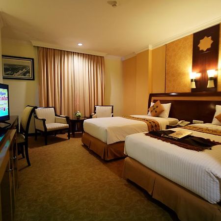 Semesta Heritage Hotel & Convention Семаранг Экстерьер фото