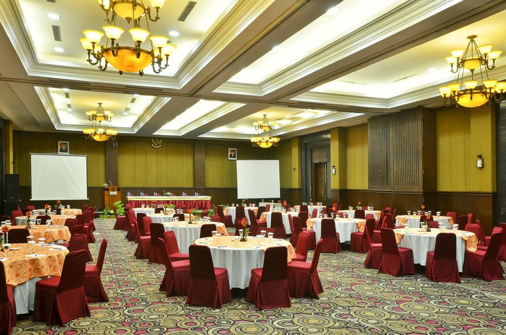 Semesta Heritage Hotel & Convention Семаранг Экстерьер фото